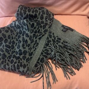 NWOT Cejon Black and Gray Leopard Print Scarf